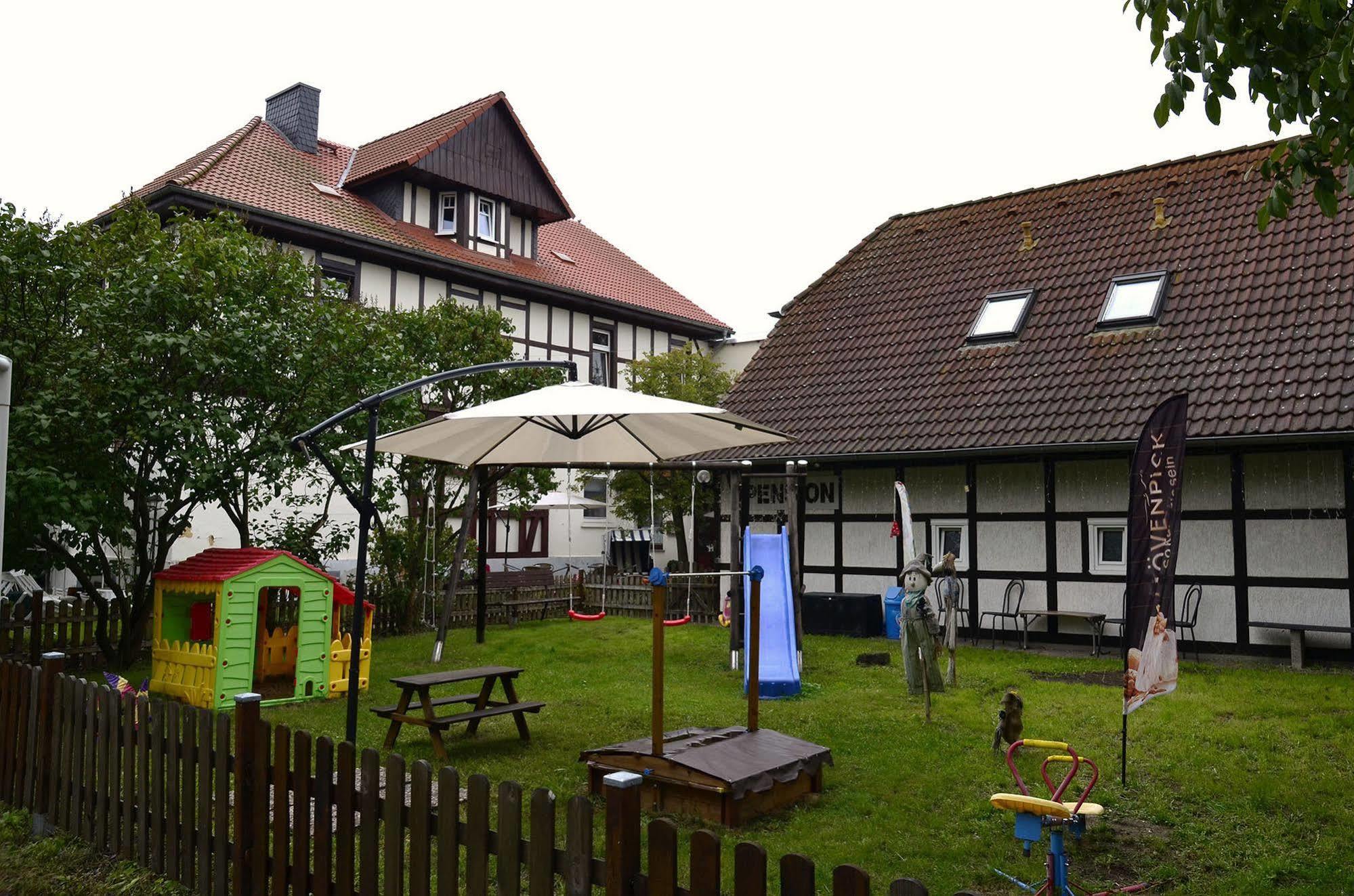 Pension Am Stadtrand Zerbst エクステリア 写真