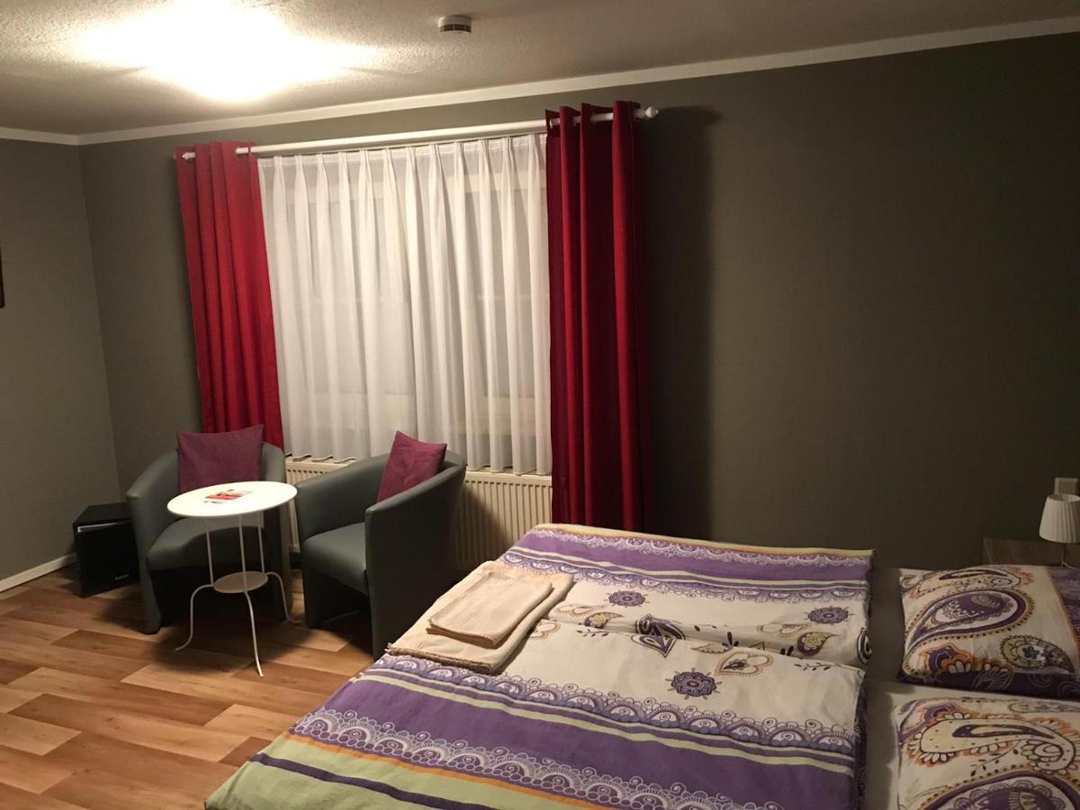 Pension Am Stadtrand Zerbst エクステリア 写真